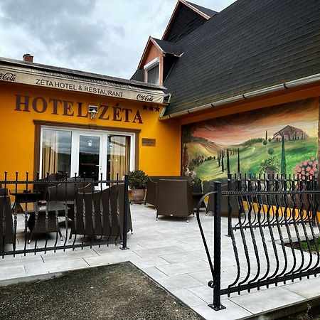 Hotel Zeta レンティ エクステリア 写真